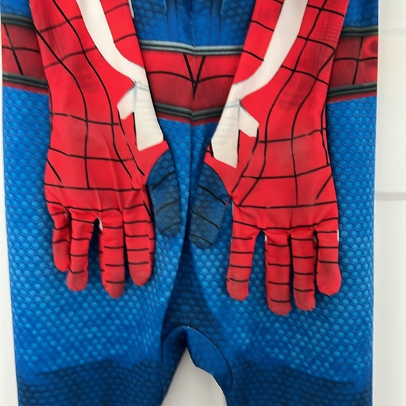 🕷️SPIDERMAN 1 PIECE COSTUME. Length should to toe 55” inseam to toe 29” pit 16” - Picture 7 of 8